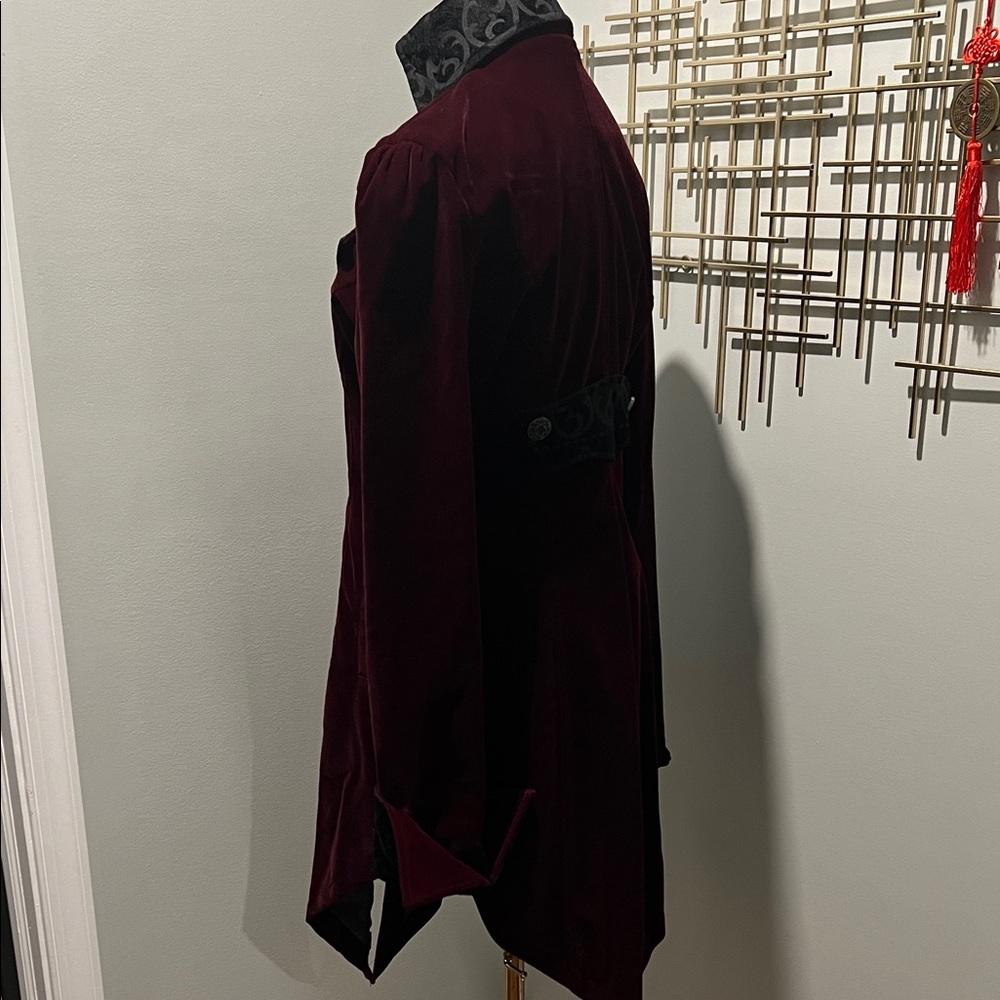 Luxurious Velvet Women's Blazer in Deep Burgundy - Picture 5 of 10